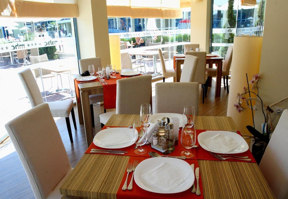 Aparthotel Marina Holiday Club & Spa — Restaurant & bars in Pomorie, Burgas Region