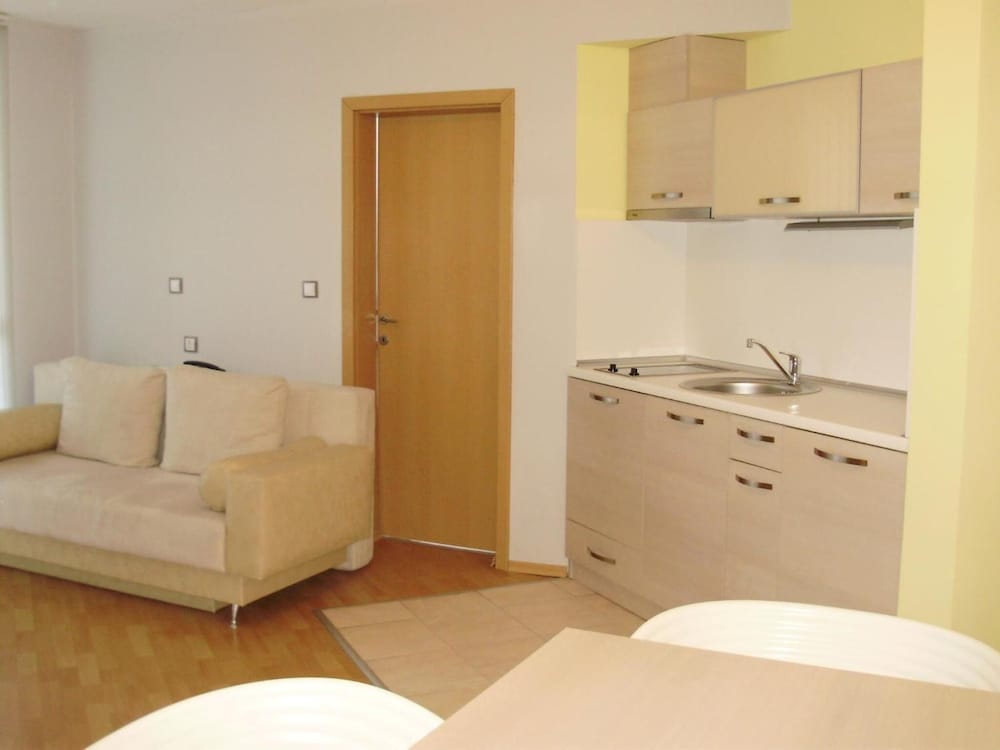 Aparthotel Marina Holiday Club & Spa — Hotel rooms in Pomorie, Burgas Region