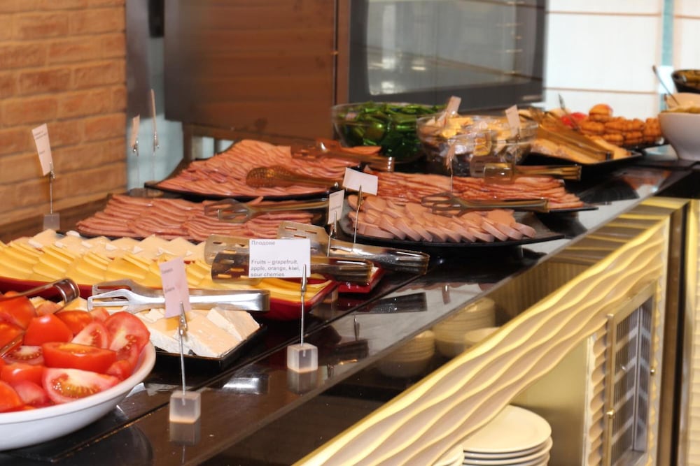 Aparthotel Marina Holiday Club & Spa — Restaurant & bars in Pomorie, Burgas Region