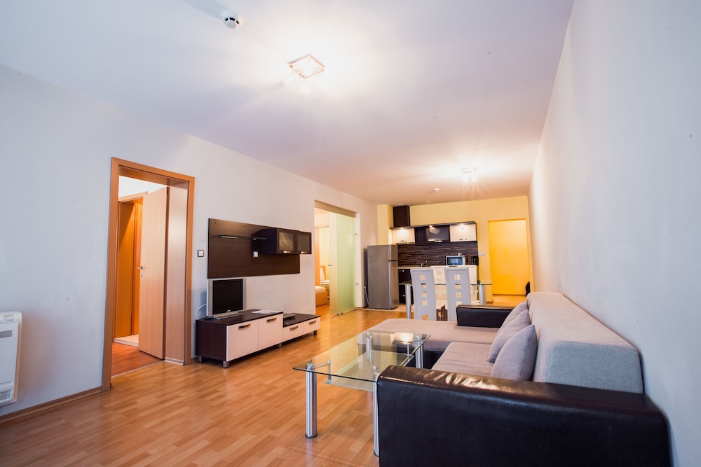 Aparthotel Marina Holiday Club & Spa — Hotel rooms in Pomorie, Burgas Region
