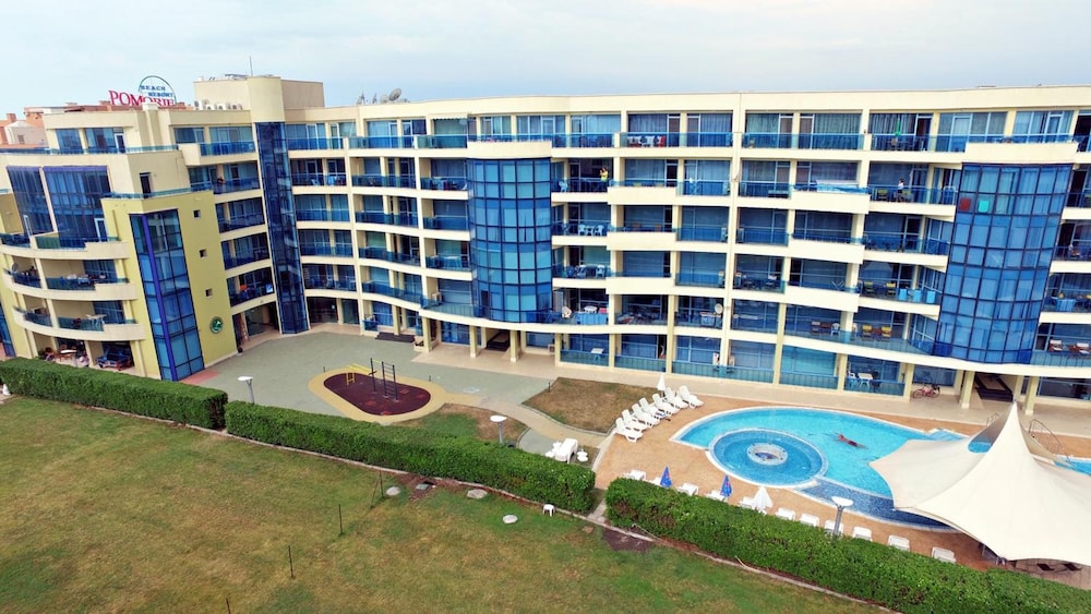 Aparthotel Marina Holiday Club & Spa — Hotel building in Pomorie, Burgas Region