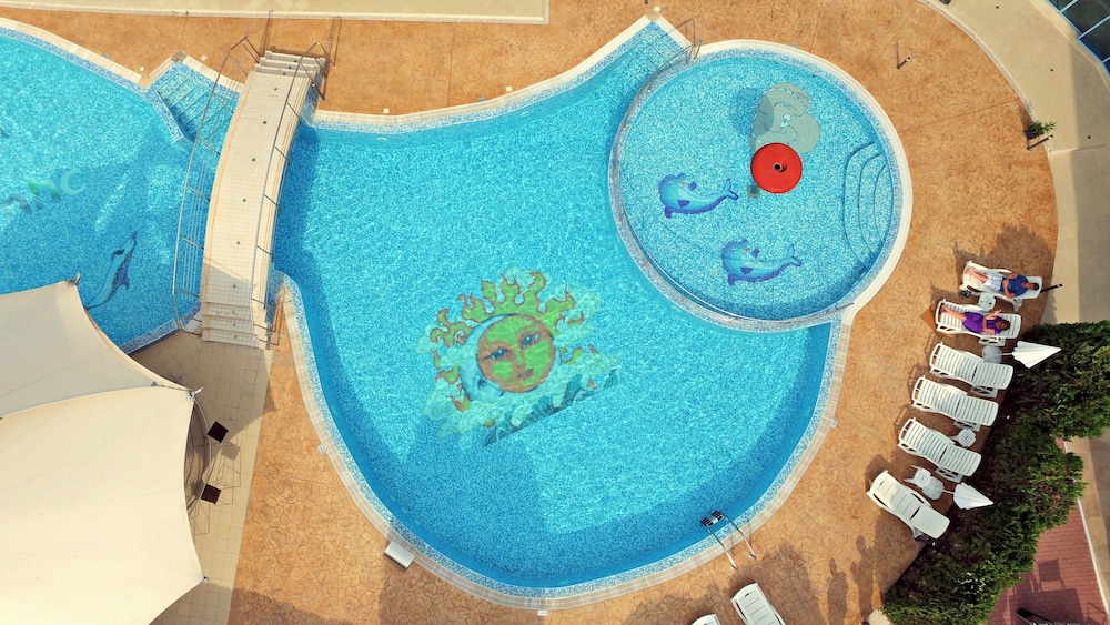 Aparthotel Marina Holiday Club & Spa — Swimming pool in Pomorie, Burgas Region