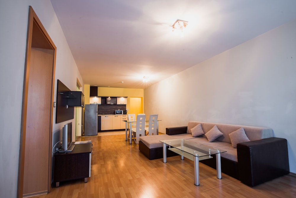 Aparthotel Marina Holiday Club & Spa — Hotel rooms in Pomorie, Burgas Region