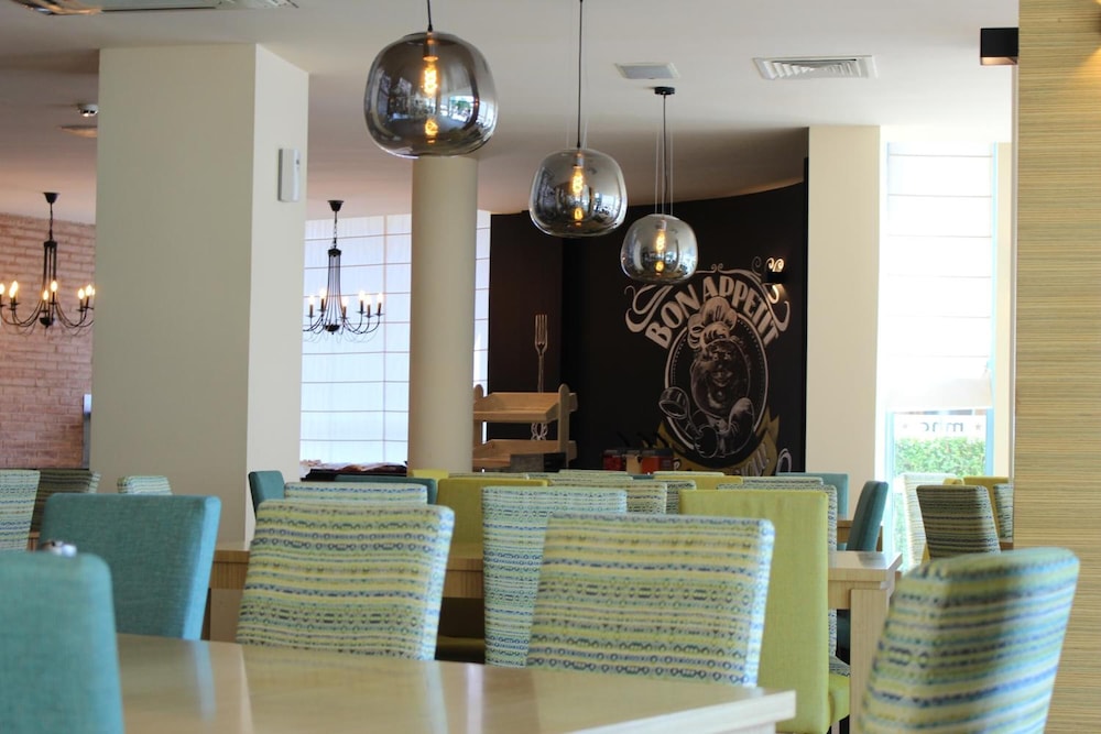 Aparthotel Marina Holiday Club & Spa — Restaurant & bars in Pomorie, Burgas Region
