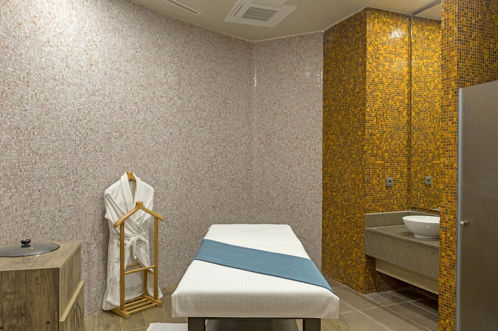 Royal Seginus - All Inclusive — Facilities in Lara