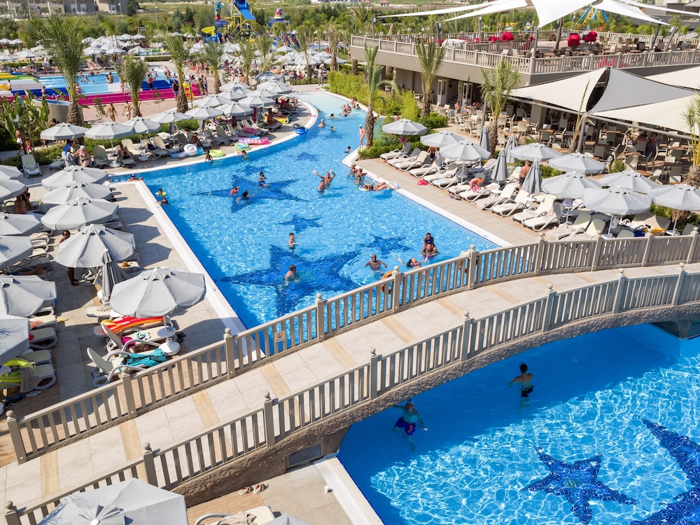 Royal Seginus - All Inclusive — Pool in Lara