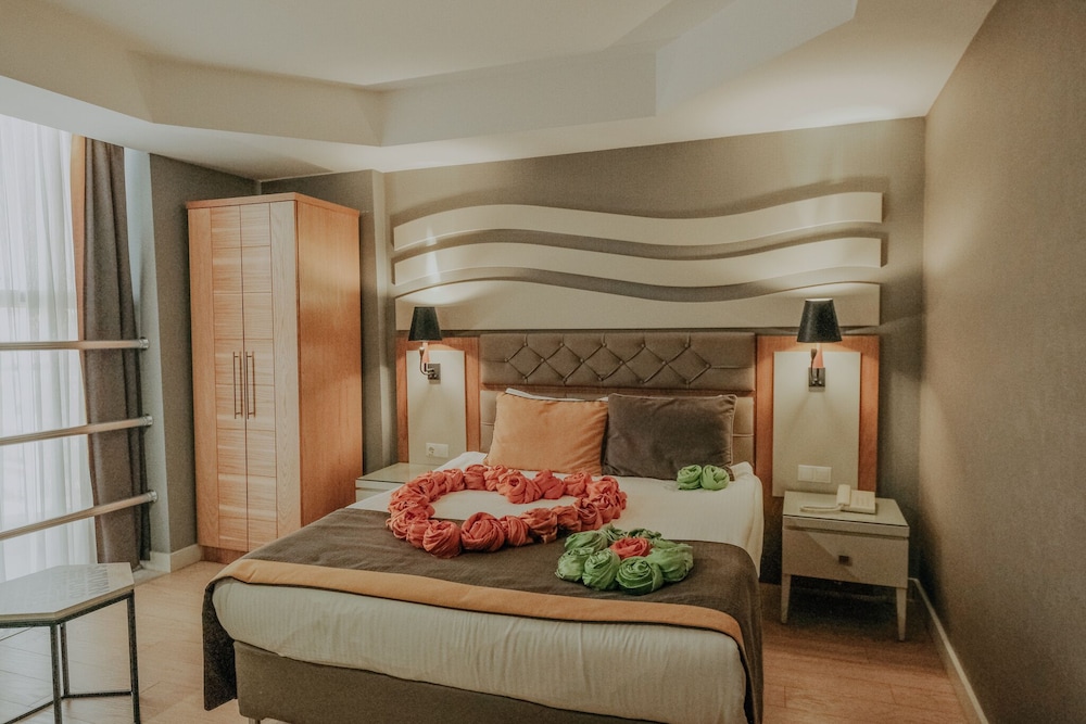 Saturn Palace Resort - All Inclusive — Hotel rooms in Lara