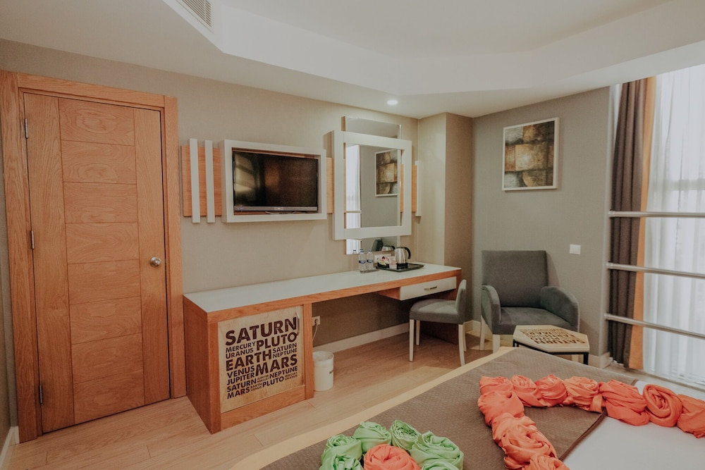 Saturn Palace Resort - All Inclusive — Hotel rooms in Lara