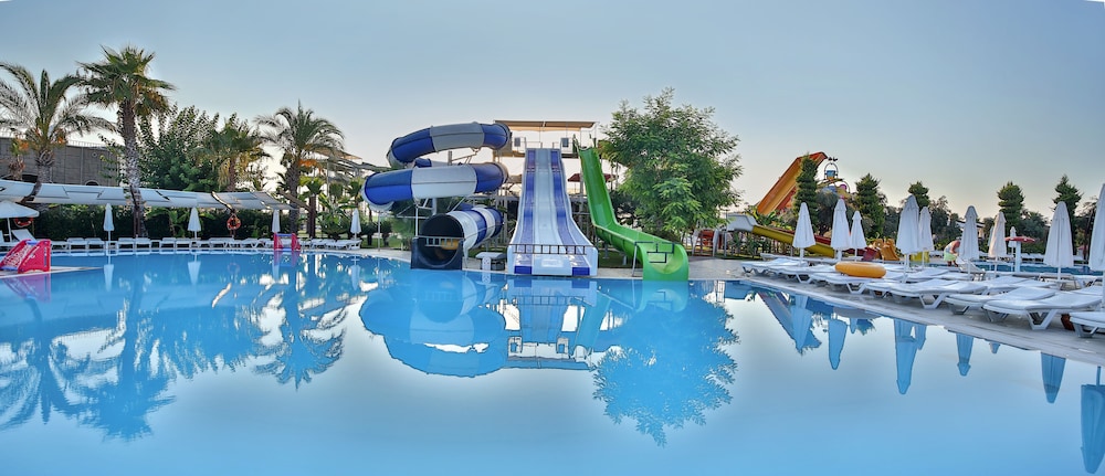 Saturn Palace Resort - All Inclusive — Swimming pool in Lara