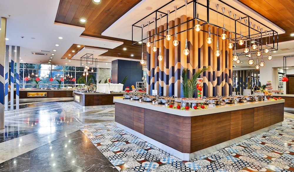 Saturn Palace Resort - All Inclusive — Restaurant & bars in Lara