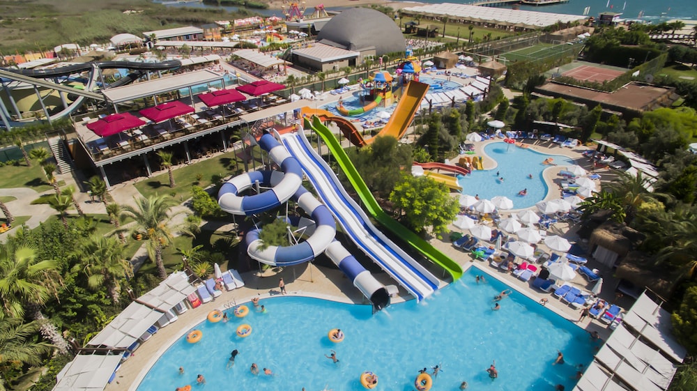 Saturn Palace Resort - All Inclusive — Swimming pool in Lara