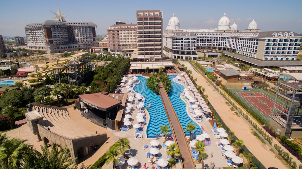 Saturn Palace Resort - All Inclusive — Swimming pool in Lara