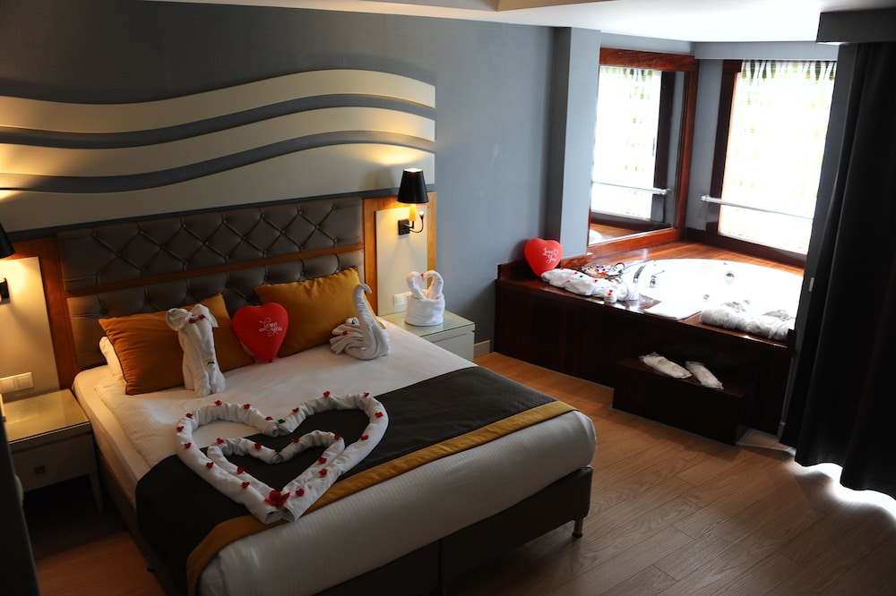 Saturn Palace Resort - All Inclusive — Hotel rooms in Lara