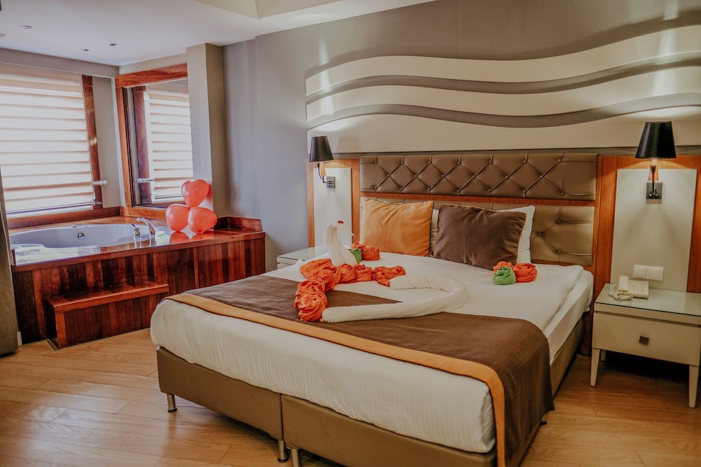 Saturn Palace Resort - All Inclusive — Hotel rooms in Lara