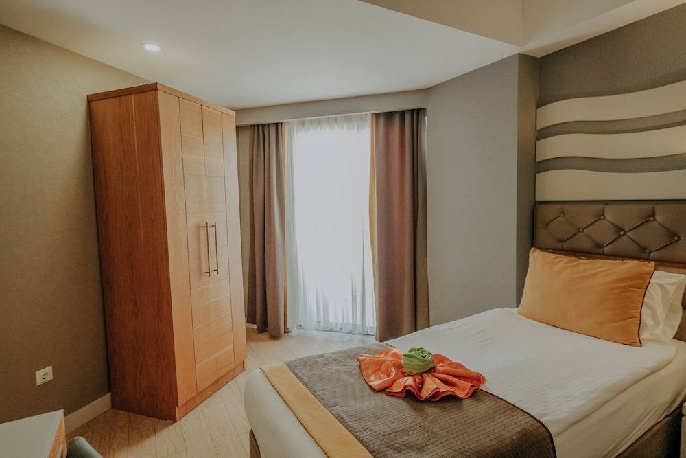 Saturn Palace Resort - All Inclusive — Hotel rooms in Lara