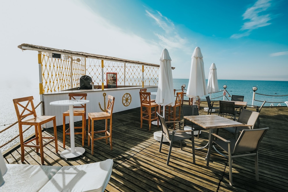 Saturn Palace Resort - All Inclusive — Restaurant & bars in Lara