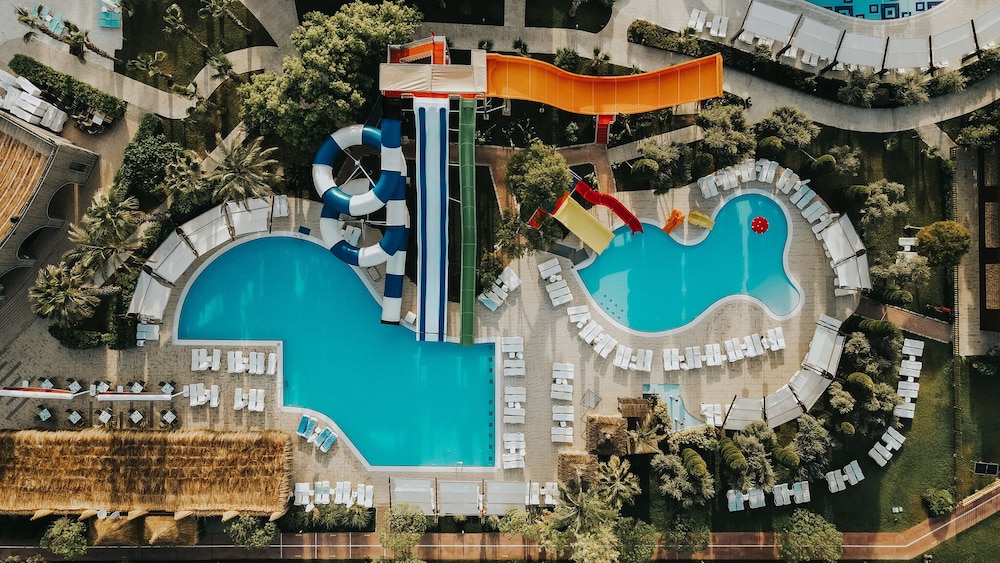Saturn Palace Resort - All Inclusive — Swimming pool in Lara