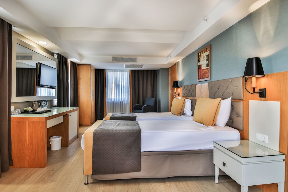 Saturn Palace Resort - All Inclusive — Hotel rooms in Lara