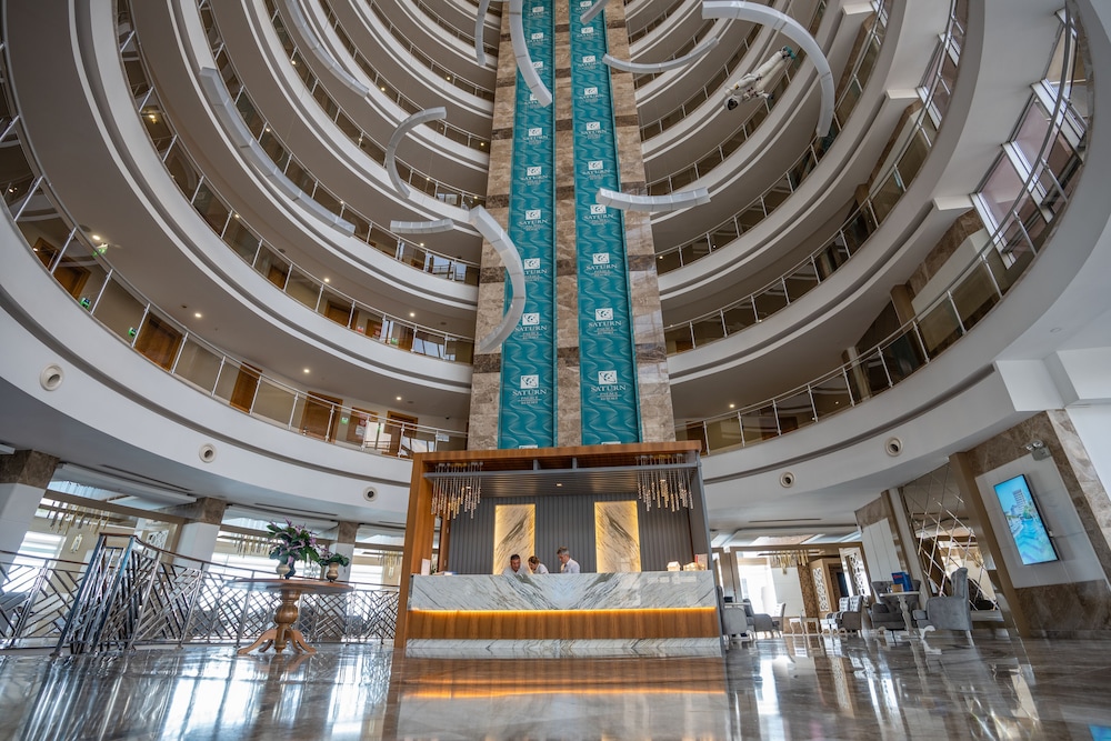 Saturn Palace Resort - All Inclusive — Hotel building in Lara