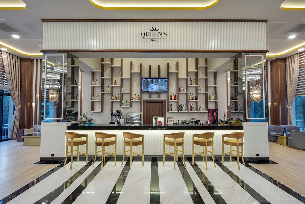 Aydinbey Queen's Palace & Spa - Ultra All Inclusive — Restaurant & bars in Belek