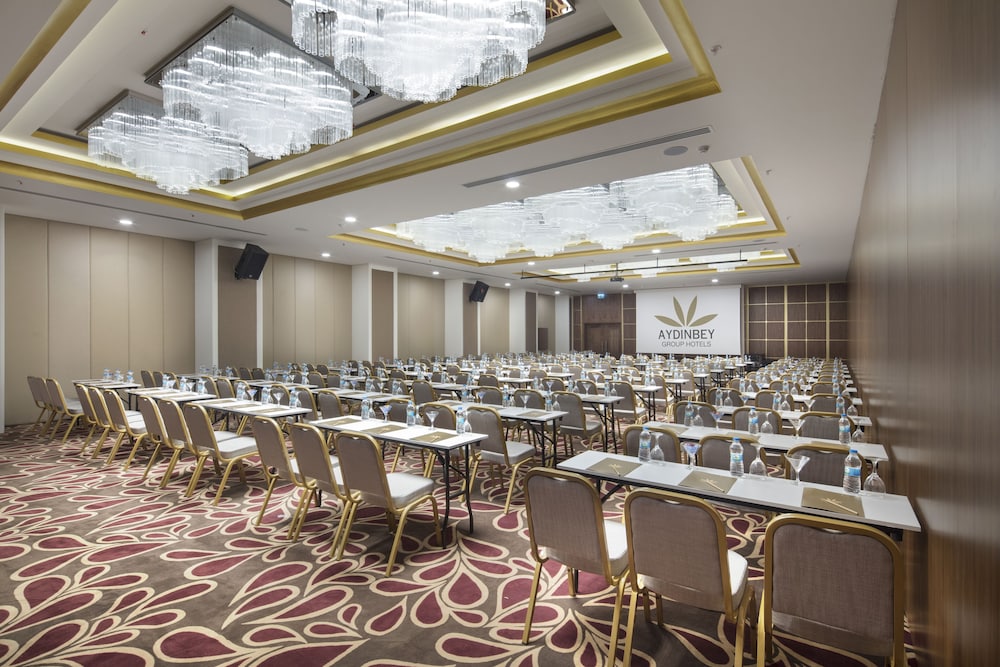 Aydinbey Queen's Palace & Spa - Ultra All Inclusive — Hotel building in Belek