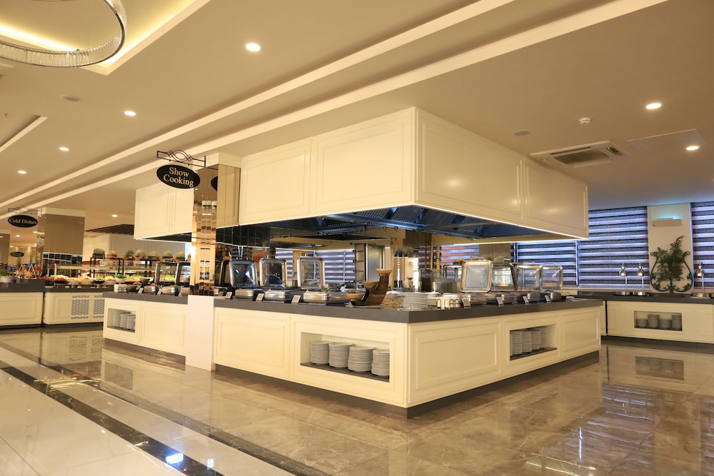 Aydinbey Queen's Palace & Spa - Ultra All Inclusive — Restaurant & bars in Belek