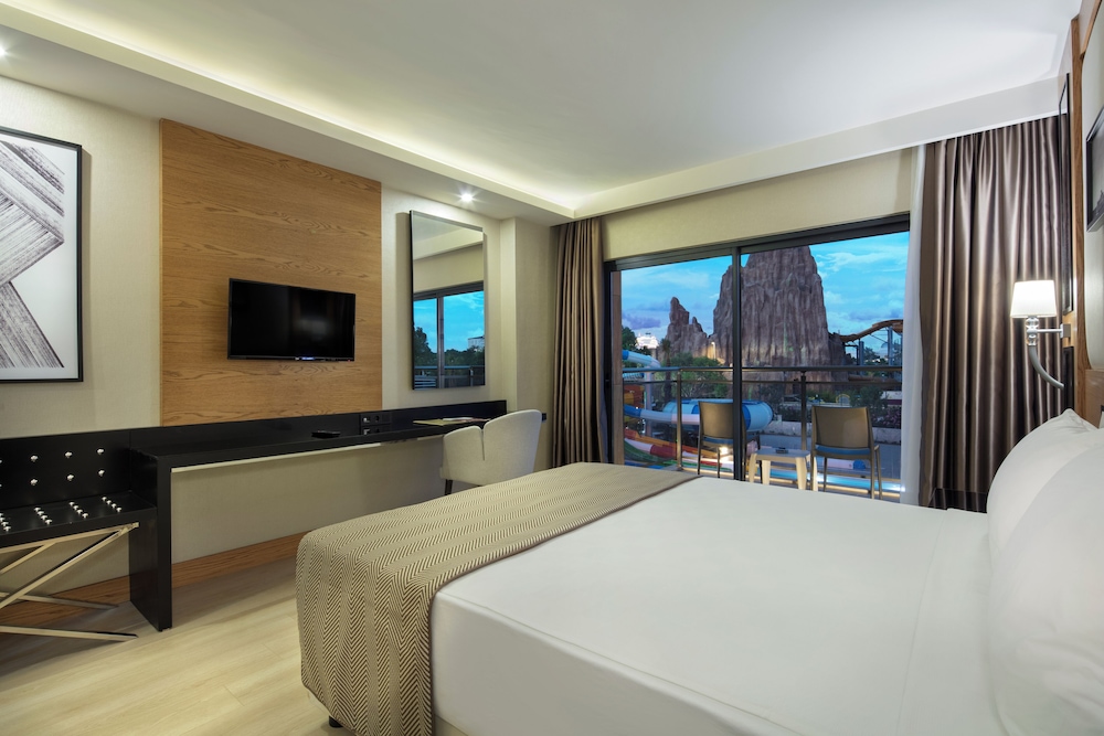 Aydinbey Queen's Palace & Spa - Ultra All Inclusive — Hotel rooms in Belek