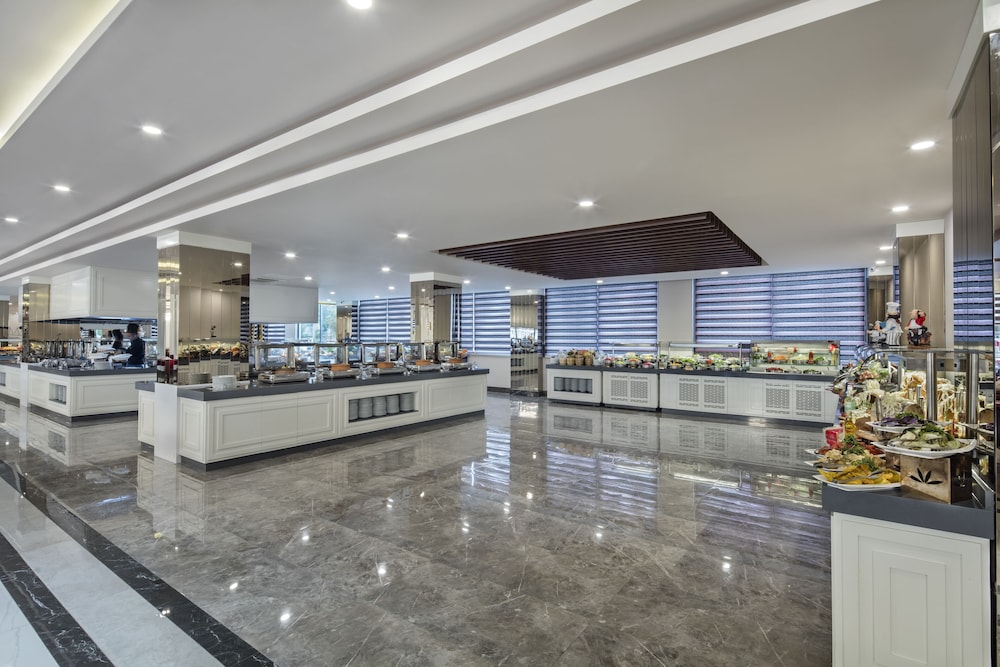 Aydinbey Queen's Palace & Spa - Ultra All Inclusive — Restaurant & bars in Belek