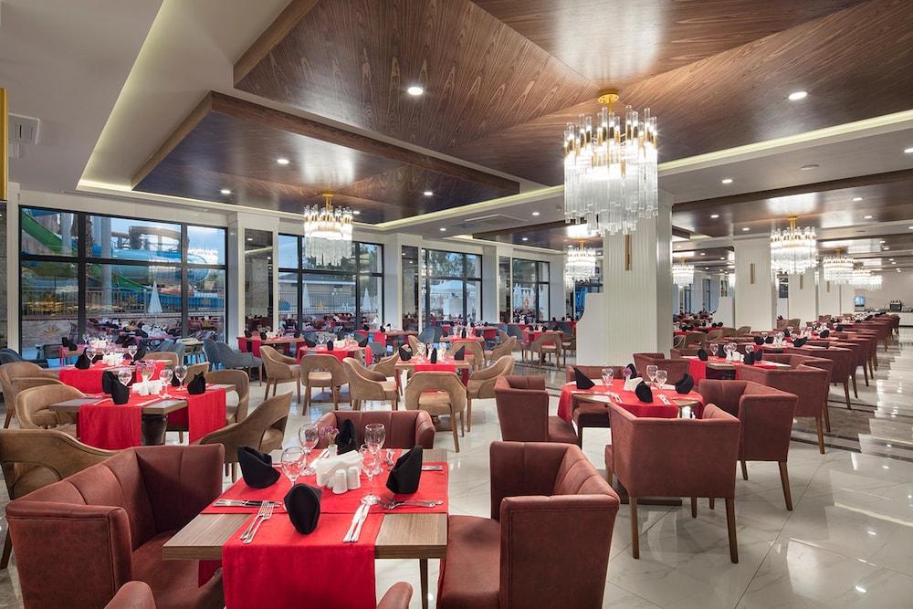 Aydinbey Queen's Palace & Spa - Ultra All Inclusive — Restaurant & bars in Belek