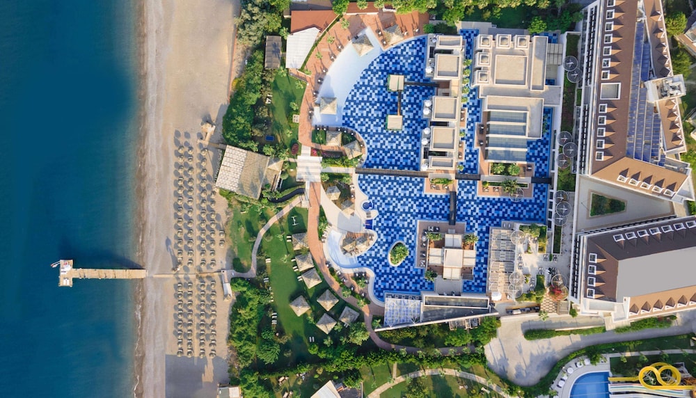 Tui Blue Sherwood Belek - All Inclusive — Hotel building in Belek
