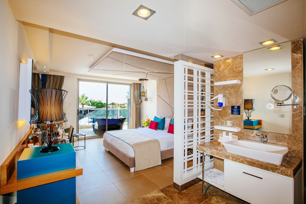 Tui Blue Sherwood Belek - All Inclusive — Hotel rooms in Belek
