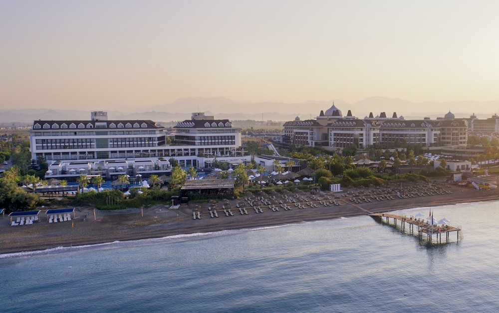 Tui Blue Sherwood Belek - All Inclusive — Hotel building in Belek
