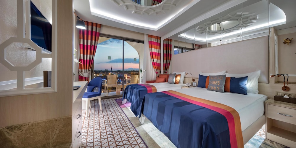 Granada Luxury Belek — Rooms in Belek