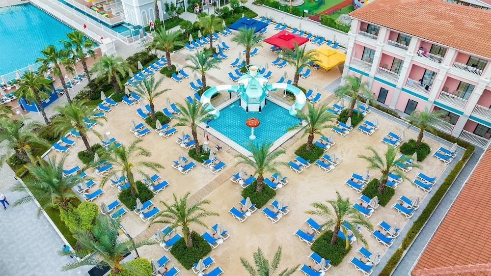 Granada Luxury Belek — Facilities in Belek