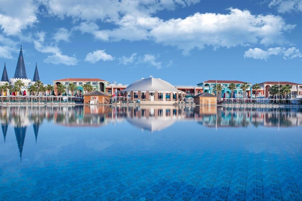 Granada Luxury Belek — Pool in Belek