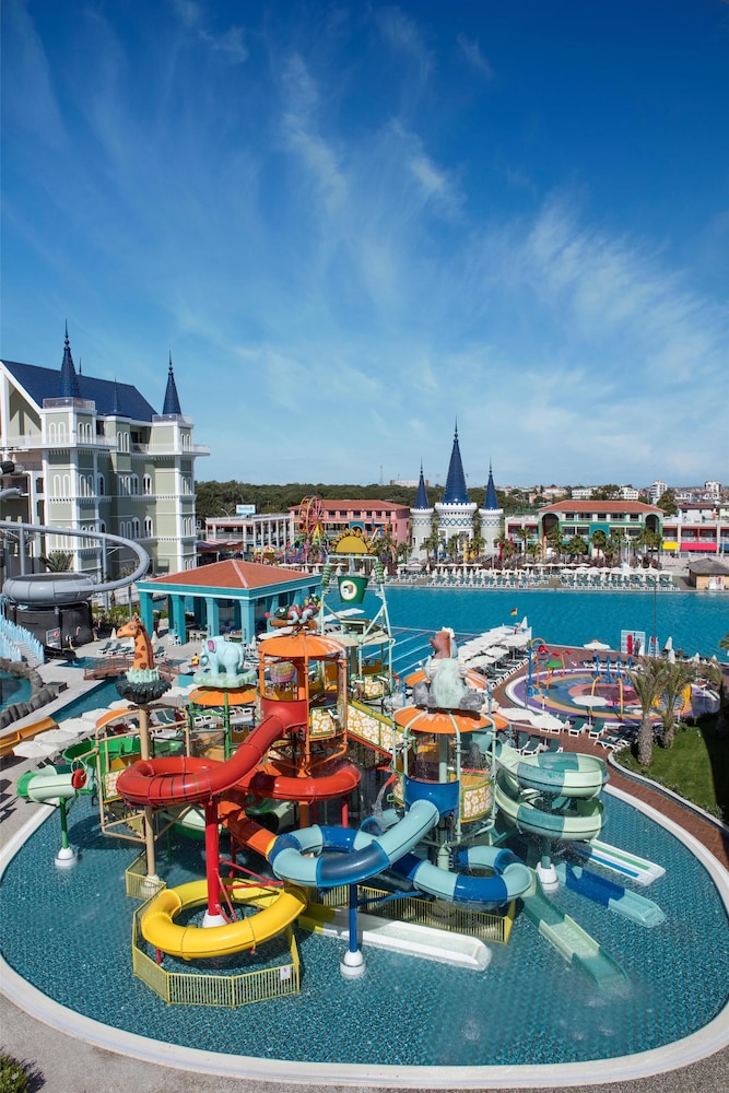 Granada Luxury Belek — Pool in Belek