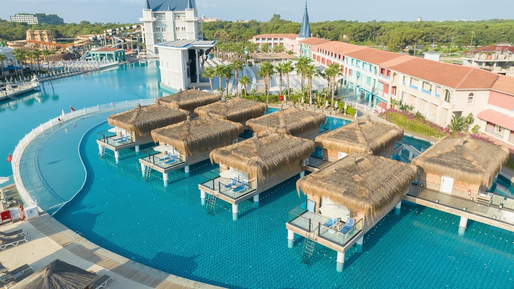 Granada Luxury Belek — Pool in Belek