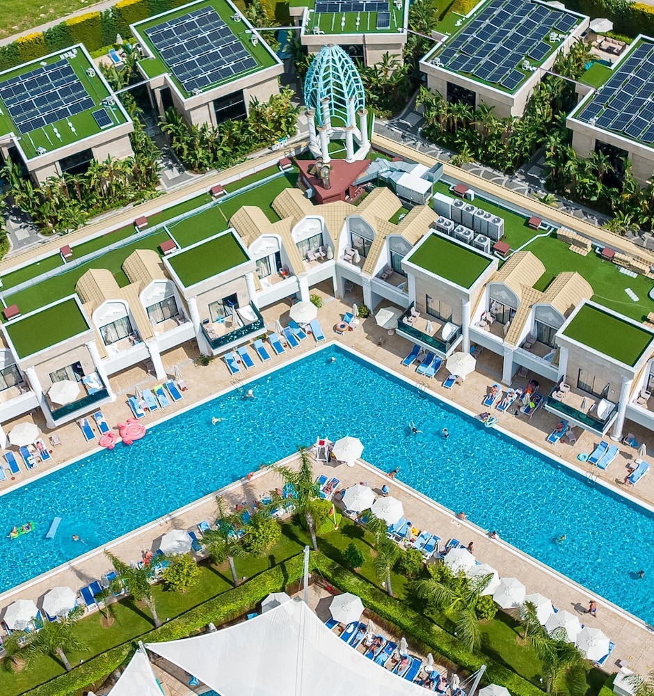 Granada Luxury Belek — Pool in Belek