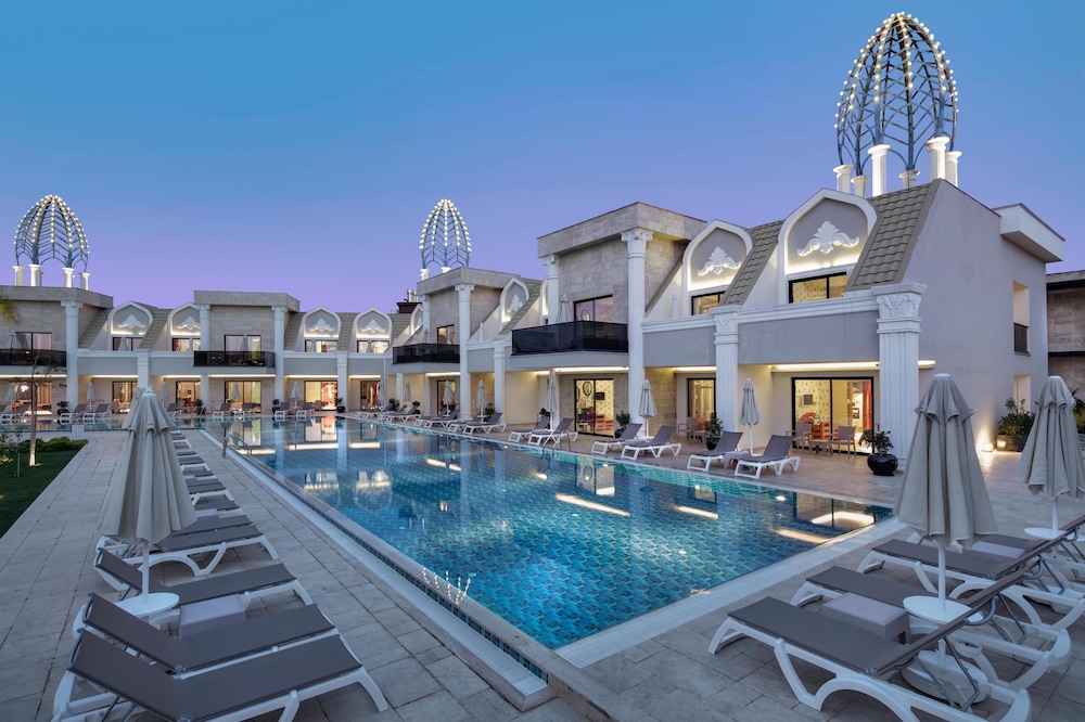 Granada Luxury Belek — Pool in Belek