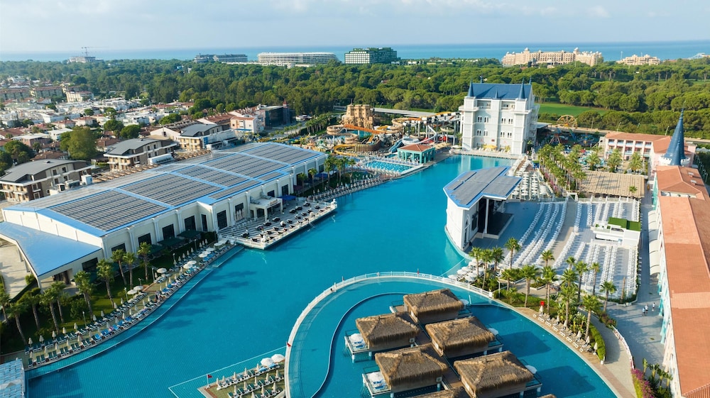 Granada Luxury Belek — Pool in Belek