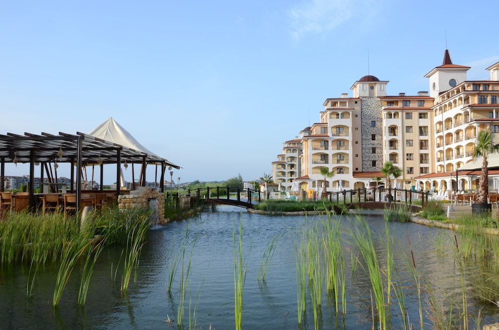 Sunrise All Suites Resort - All Inclusive — Hotel building in Obzor, Burgas Region