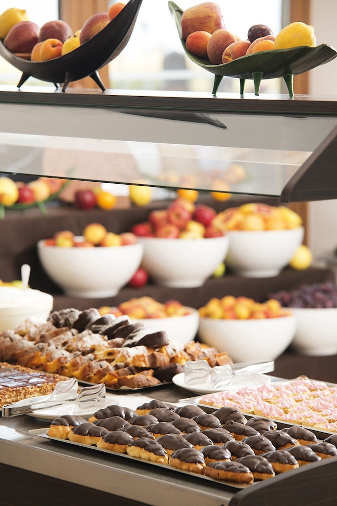 Sunrise All Suites Resort - All Inclusive — Restaurant & bars in Obzor, Burgas Region
