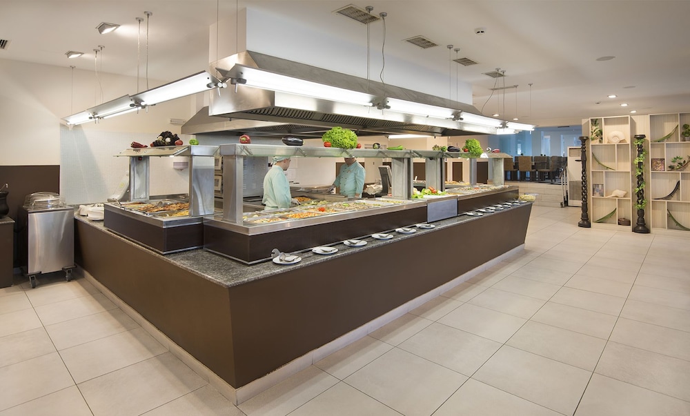 Sunrise All Suites Resort - All Inclusive — Restaurant & bars in Obzor, Burgas Region