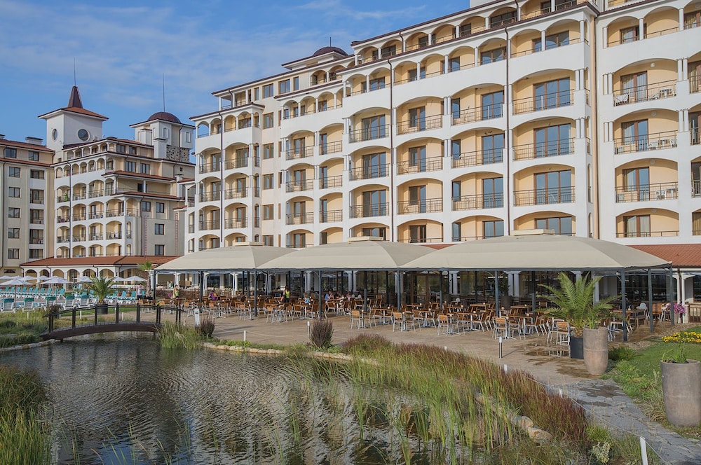 Sunrise All Suites Resort - All Inclusive — Hotel building in Obzor, Burgas Region