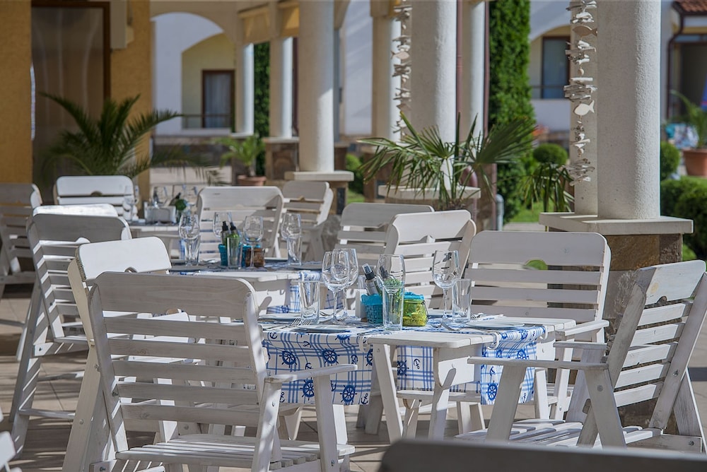 Sunrise All Suites Resort - All Inclusive — Restaurant & bars in Obzor, Burgas Region