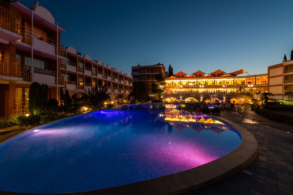 Nessebar Beach — Swimming pool in Sunny Beach, Burgas Region