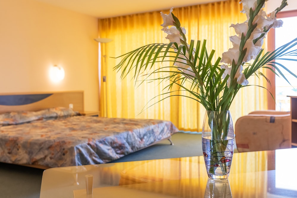Nessebar Beach — Hotel rooms in Sunny Beach, Burgas Region