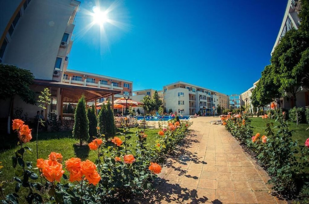 Nessebar Beach — Hotel building in Sunny Beach, Burgas Region