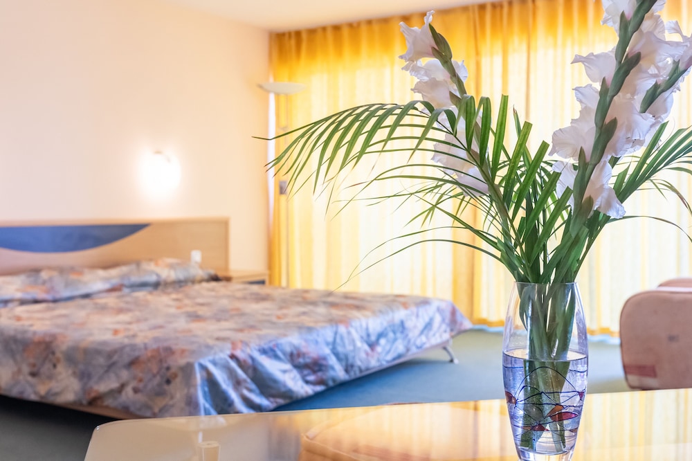 Nessebar Beach — Hotel rooms in Sunny Beach, Burgas Region