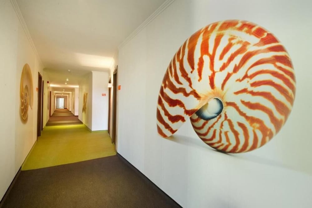 Hotel Excelsior — Hotel building in Golden Sands, Varna Region